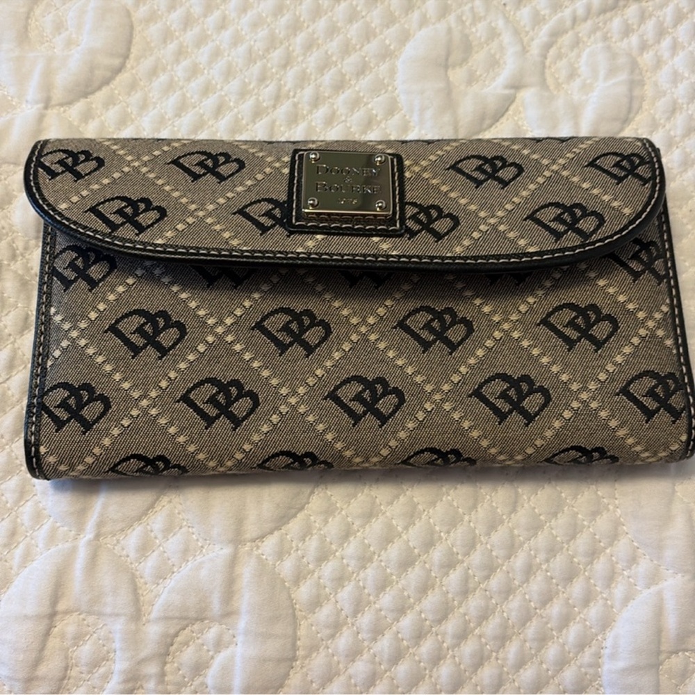 Dooney & Bourke Beige and Black Wallet